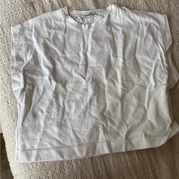 Zara White Short Sleeve Tee - Picture 1 of 1
